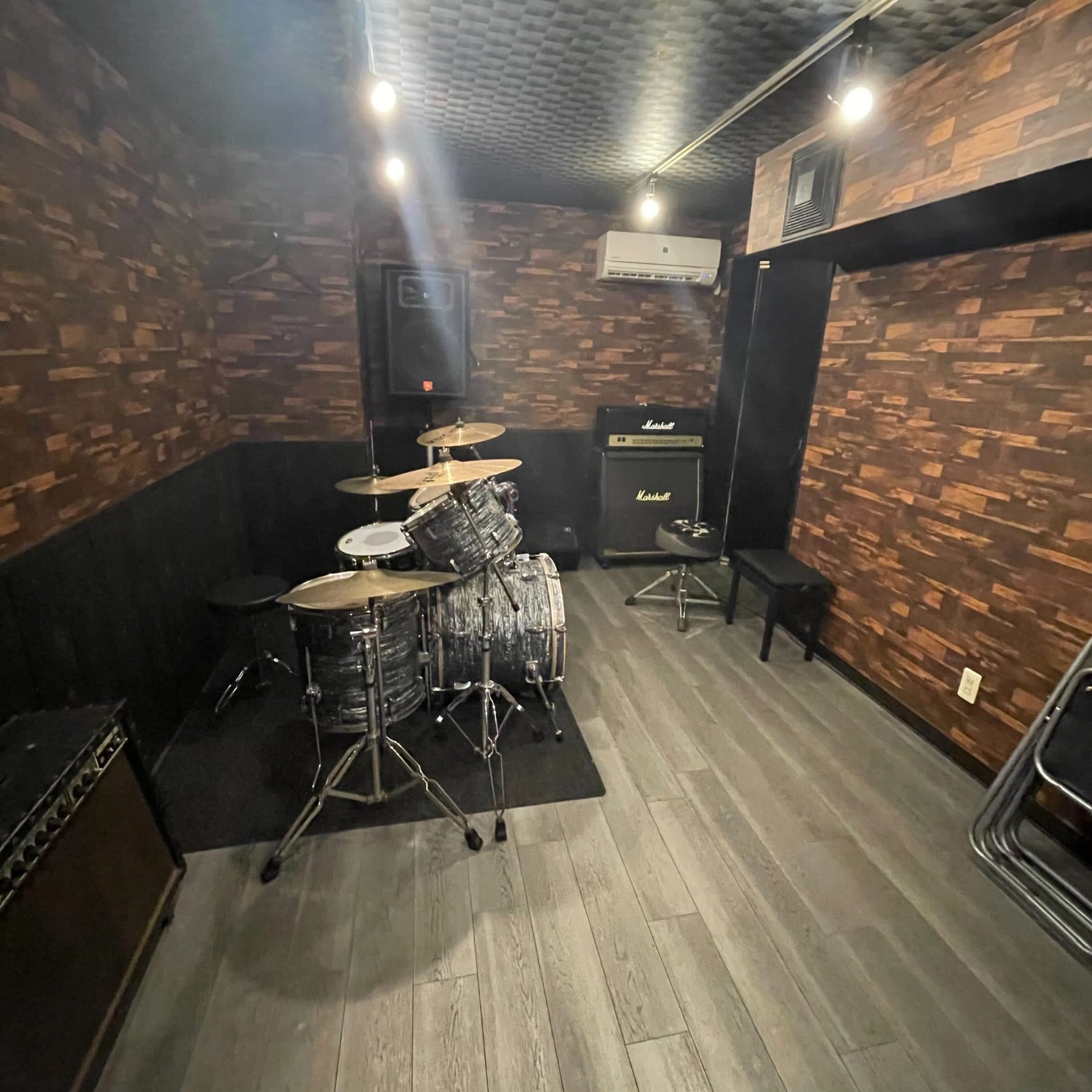 椿音楽教室 スタジオ ダスティミラーの写真